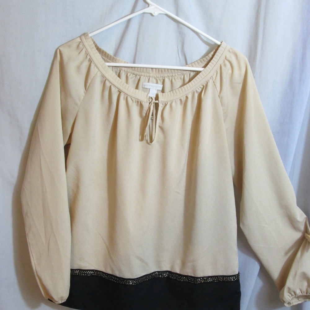 Top Blouse Beige Black Beads Long Slv Small